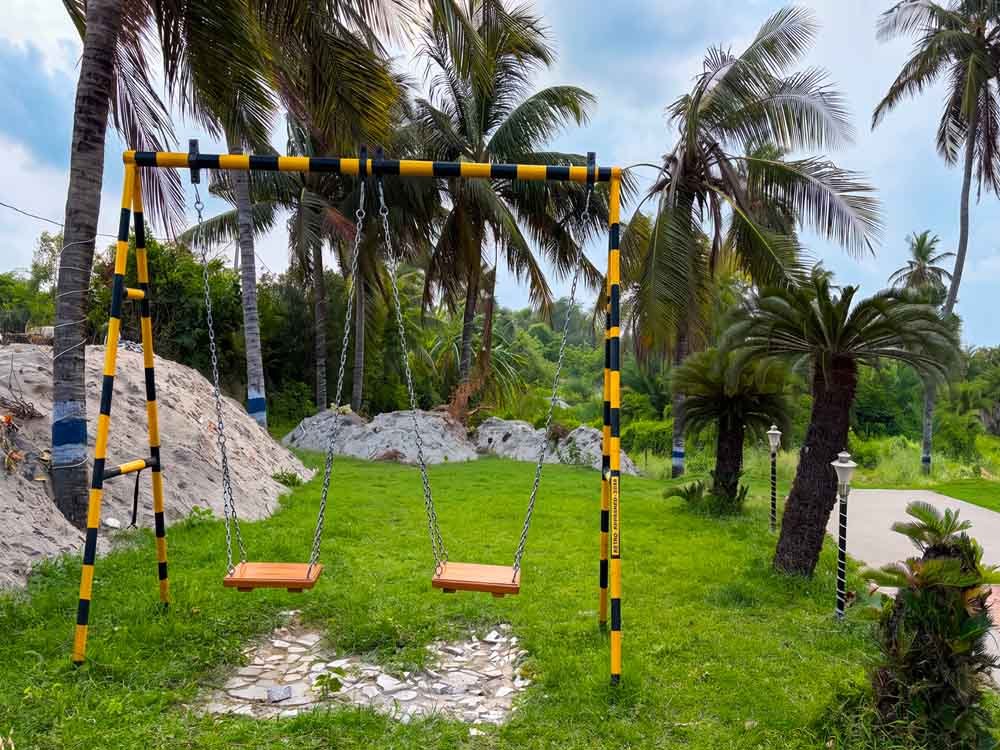 Lush Garden & Children Playground