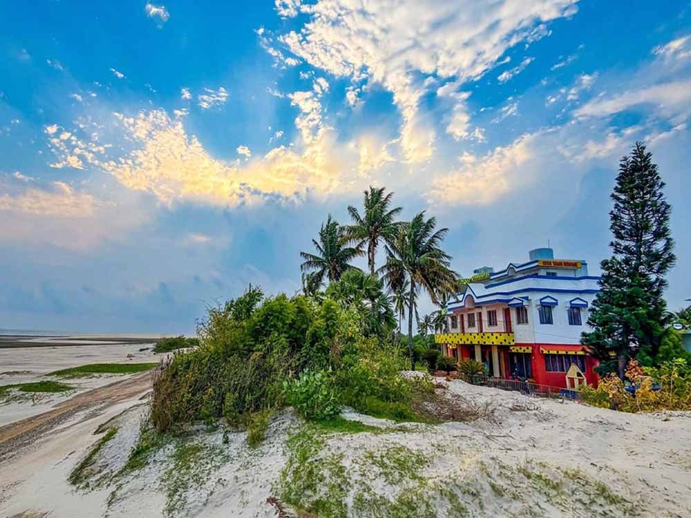 Direct Sea Beach & Bungalow View