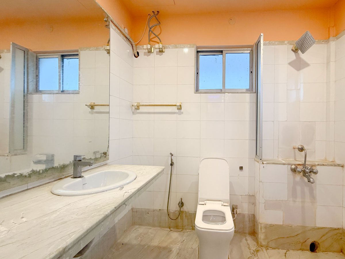 Super Deluxe Bathroom